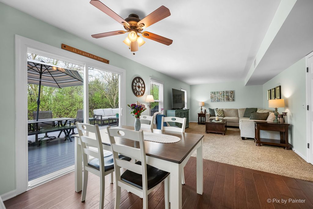 Image 13 of property listing at 1567 Haines Drive, Batavia, IL 60510