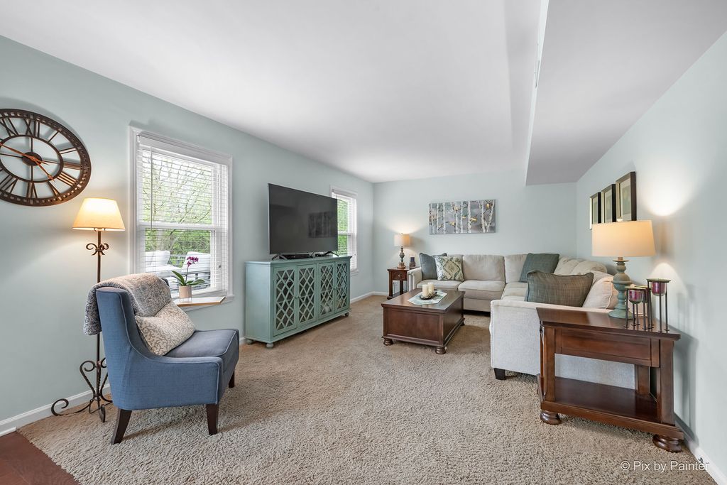 Image 15 of property listing at 1567 Haines Drive, Batavia, IL 60510