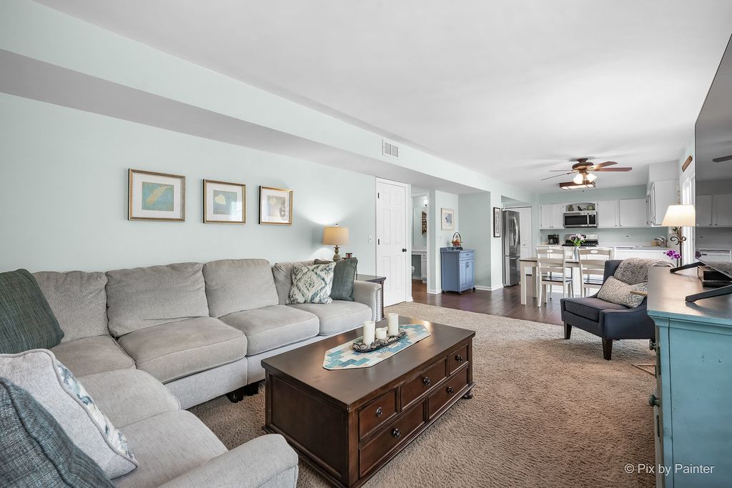 Image 16 of property listing at 1567 Haines Drive, Batavia, IL 60510