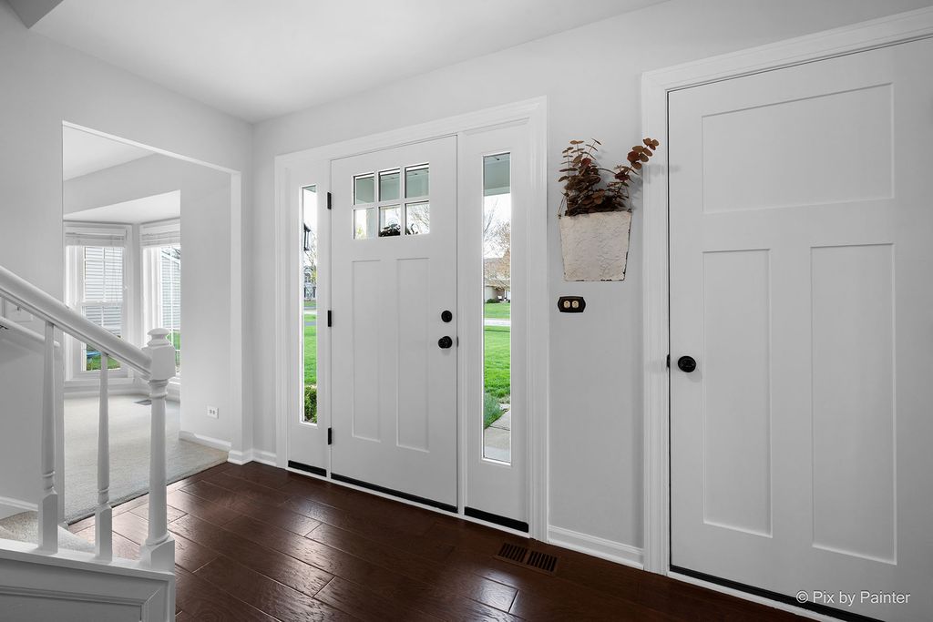 Image 3 of property listing at 1567 Haines Drive, Batavia, IL 60510