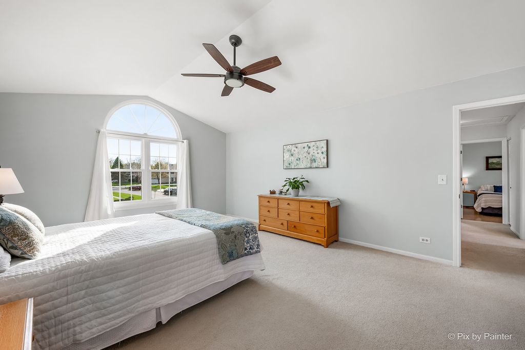 Image 21 of property listing at 1567 Haines Drive, Batavia, IL 60510