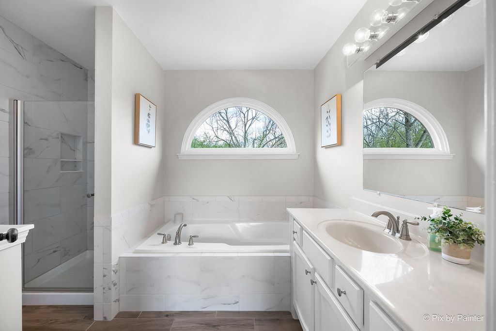 Image 22 of property listing at 1567 Haines Drive, Batavia, IL 60510