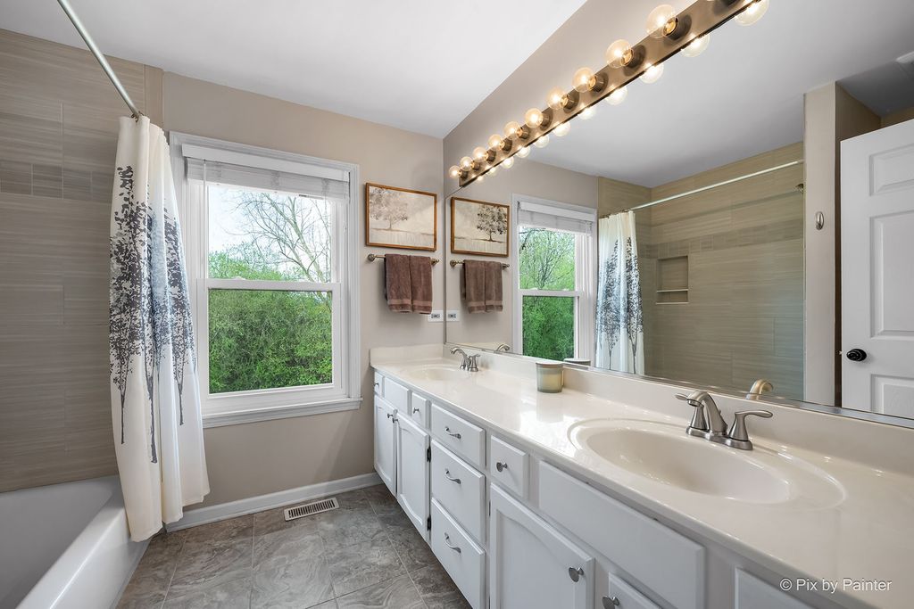 Image 27 of property listing at 1567 Haines Drive, Batavia, IL 60510