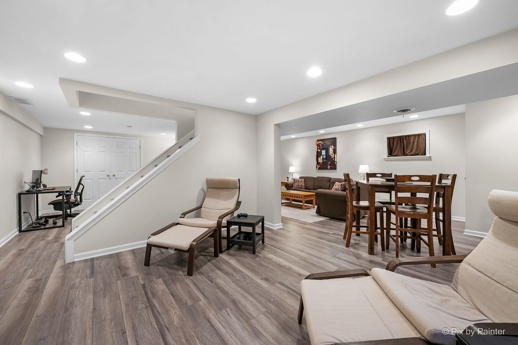 Image 30 of property listing at 1567 Haines Drive, Batavia, IL 60510