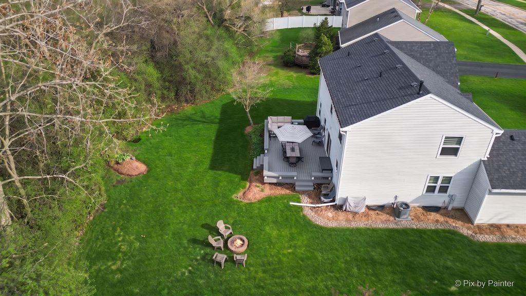 Image 37 of property listing at 1567 Haines Drive, Batavia, IL 60510