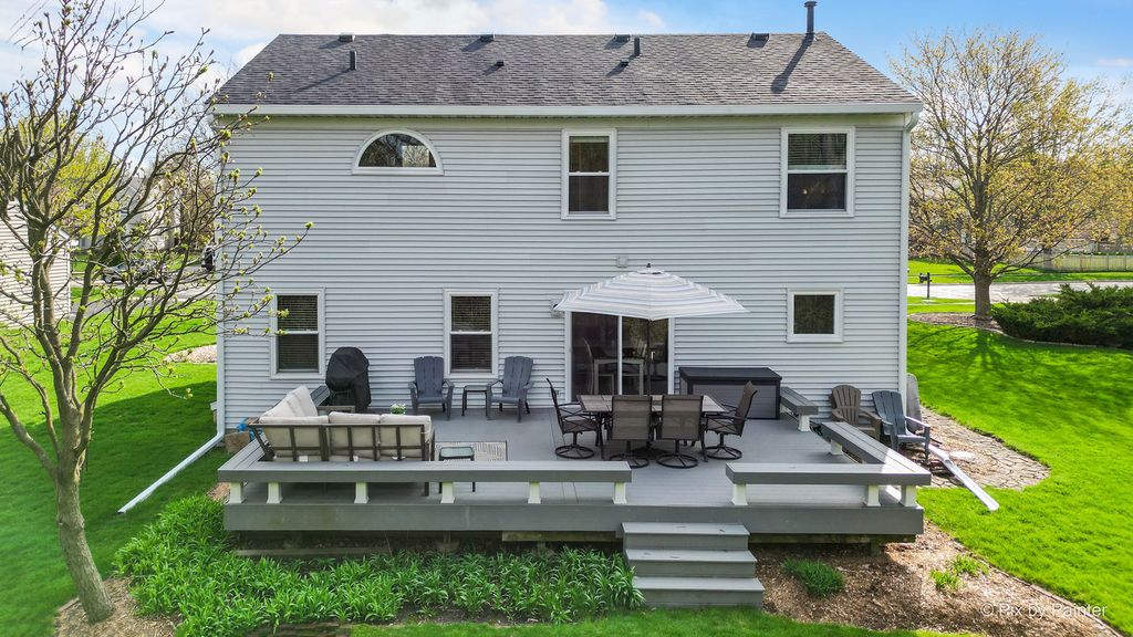 Image 41 of property listing at 1567 Haines Drive, Batavia, IL 60510