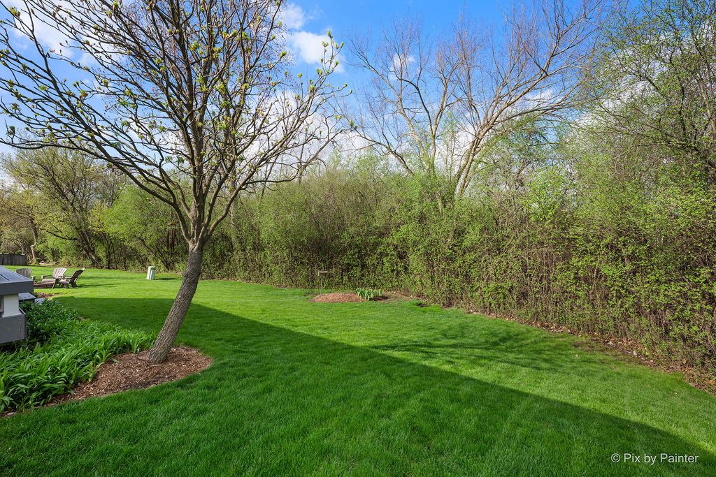 Image 45 of property listing at 1567 Haines Drive, Batavia, IL 60510