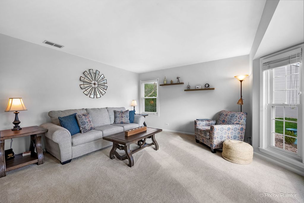 Image 6 of property listing at 1567 Haines Drive, Batavia, IL 60510