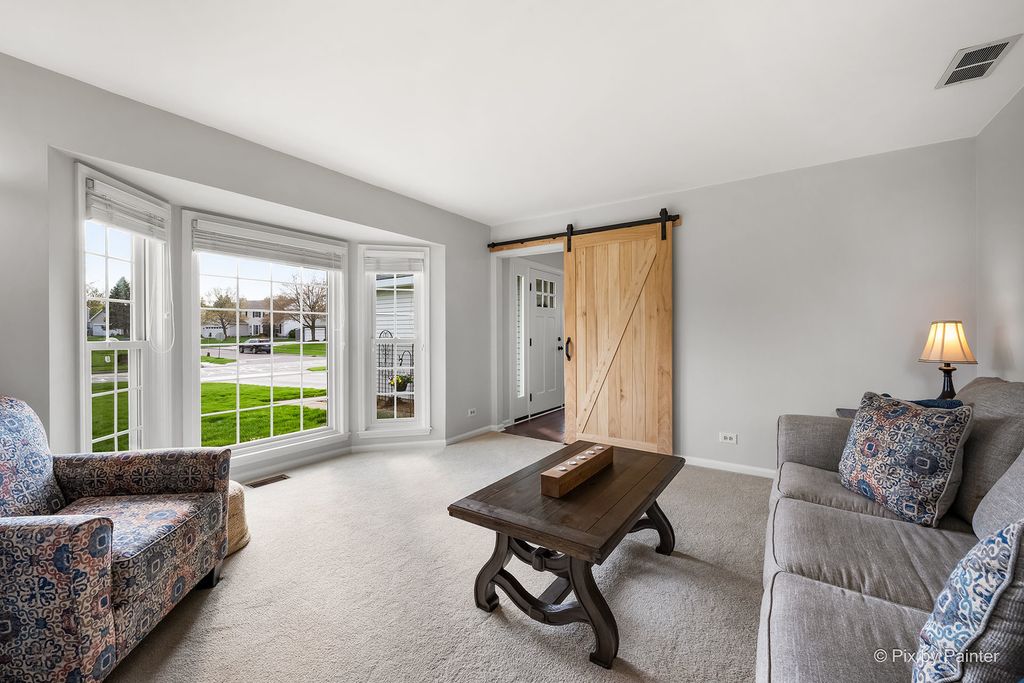 Image 7 of property listing at 1567 Haines Drive, Batavia, IL 60510