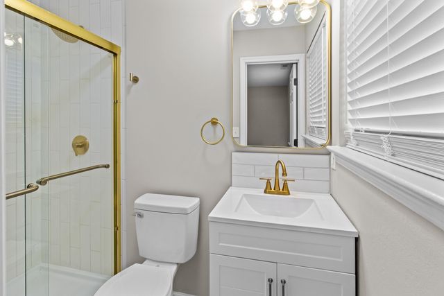 3015 Towerway Drive, Chattanooga, TN 37406