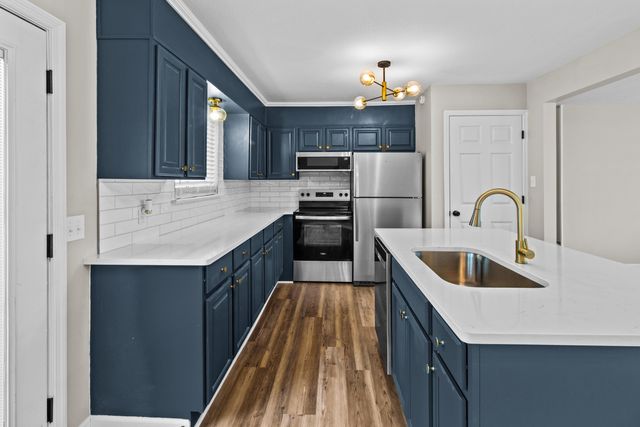 3015 Towerway Drive, Chattanooga, TN 37406