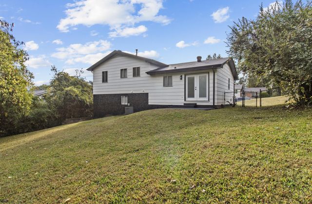 3015 Towerway Drive, Chattanooga, TN 37406