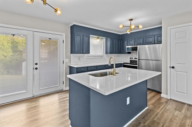 3015 Towerway Drive, Chattanooga, TN 37406