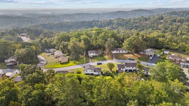 3015 Towerway Drive, Chattanooga, TN 37406