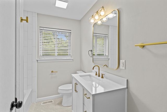 3015 Towerway Drive, Chattanooga, TN 37406