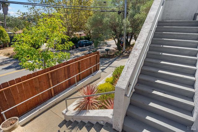 110 Auburn St, San Rafael, CA 94901
