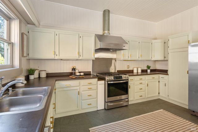 110 Auburn St, San Rafael, CA 94901