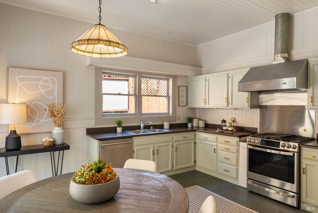 110 Auburn St, San Rafael, CA 94901