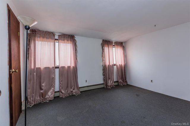 1 Bear Street, Selden, NY 11784