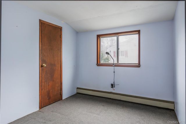 1 Bear Street, Selden, NY 11784