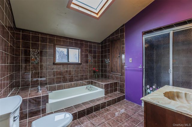 1 Bear Street, Selden, NY 11784