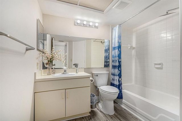 315 LAKEPOINTE DRIVE 104, Altamonte Springs, FL 32701