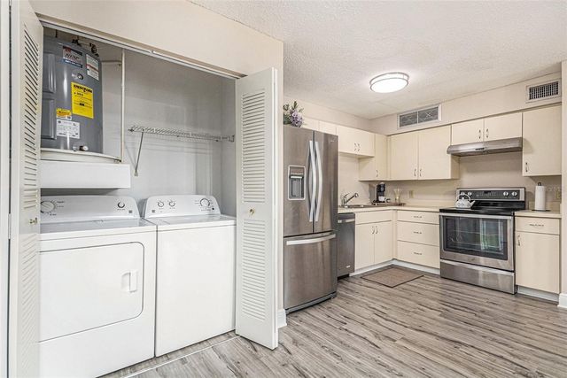 315 LAKEPOINTE DRIVE 104, Altamonte Springs, FL 32701