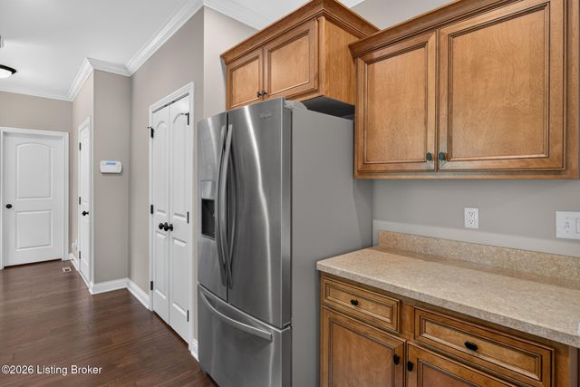 6704 Brook Terrace Dr, Louisville, KY 40228