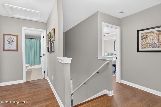 6704 Brook Terrace Dr, Louisville, KY 40228