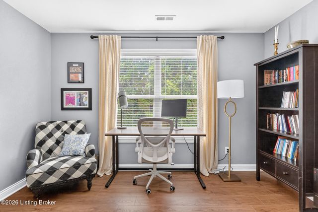 6704 Brook Terrace Dr, Louisville, KY 40228