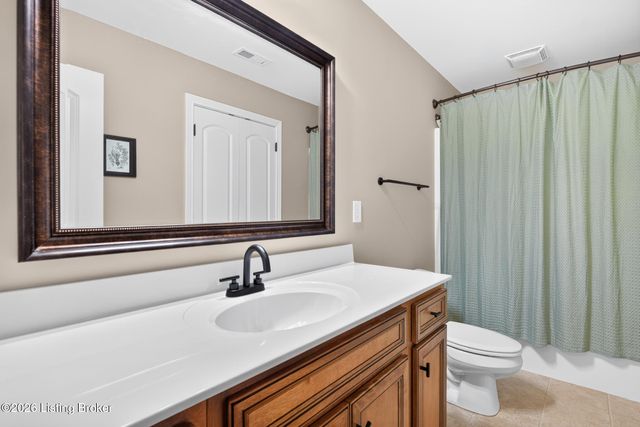 6704 Brook Terrace Dr, Louisville, KY 40228
