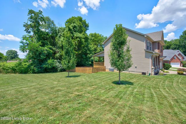 6704 Brook Terrace Dr, Louisville, KY 40228