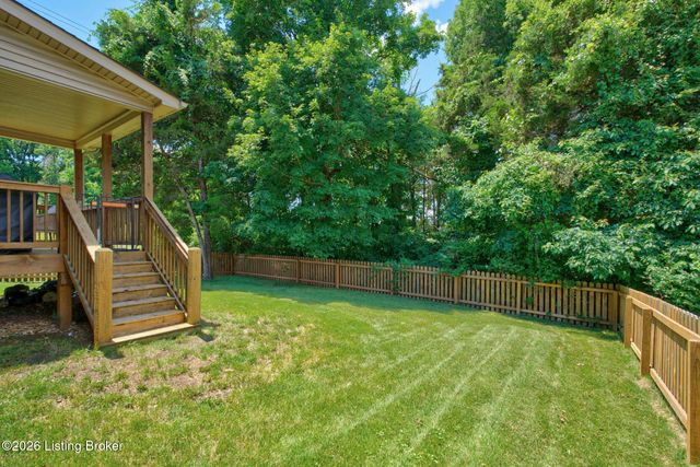 6704 Brook Terrace Dr, Louisville, KY 40228