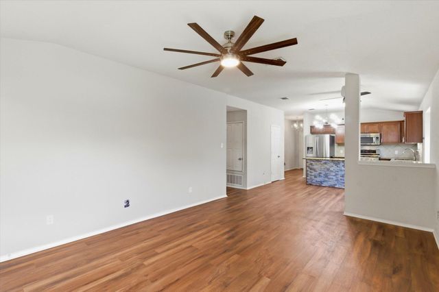 801 Covent DR, Kyle, TX 78640