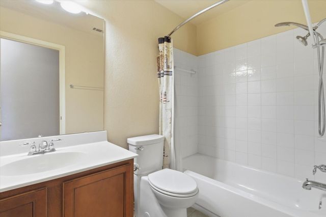 801 Covent DR, Kyle, TX 78640