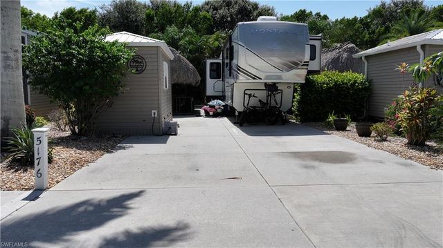 5176 Cypress Trail Resort CIR, Fort Myers, FL 33905