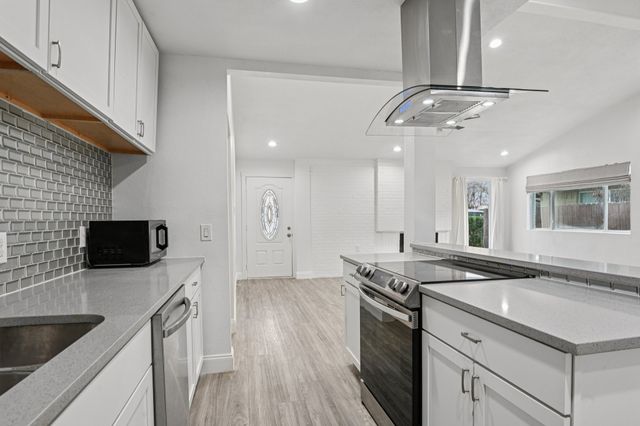 3035 Townsend Drive, Dallas, TX 75229