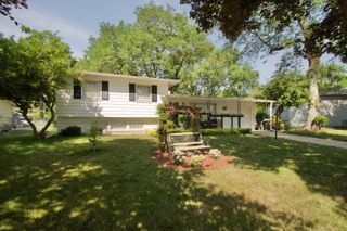 15 Crescent Court, Montgomery, IL 60538