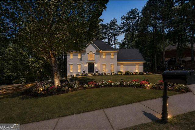 185 Chickering Lake Drive, Roswell, GA 30075