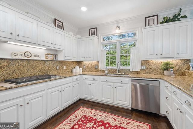 185 Chickering Lake Drive, Roswell, GA 30075