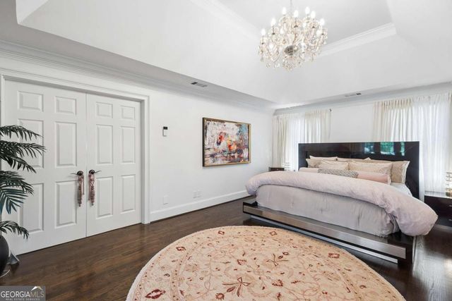 185 Chickering Lake Drive, Roswell, GA 30075