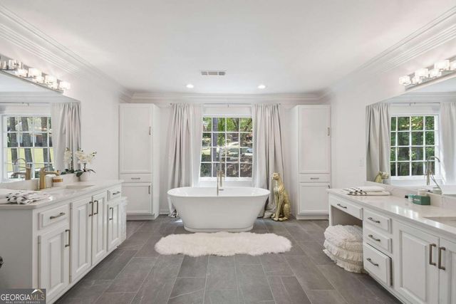185 Chickering Lake Drive, Roswell, GA 30075