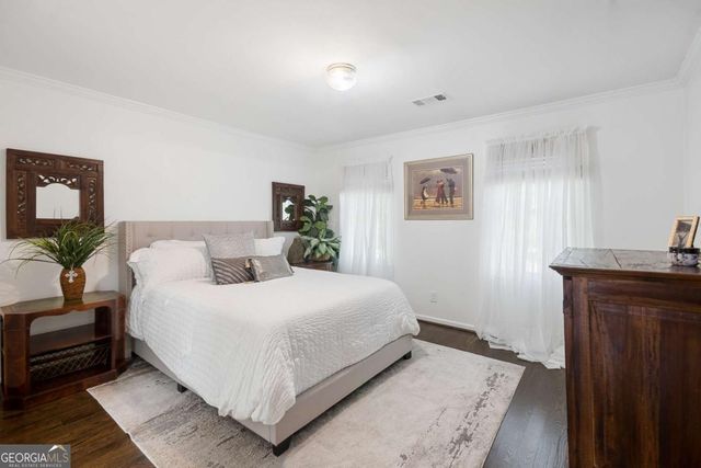 185 Chickering Lake Drive, Roswell, GA 30075