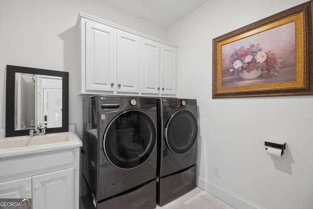 185 Chickering Lake Drive, Roswell, GA 30075