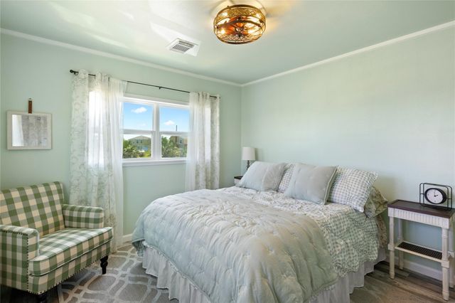 4020 4th Street, Galveston, TX 77554