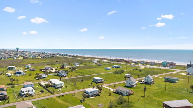 4020 4th Street, Galveston, TX 77554