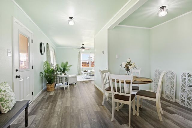4020 4th Street, Galveston, TX 77554