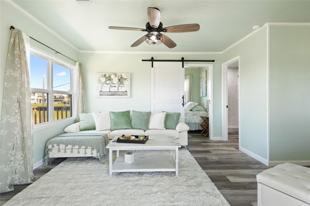 4020 4th Street, Galveston, TX 77554