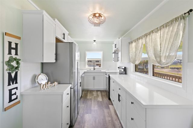4020 4th Street, Galveston, TX 77554