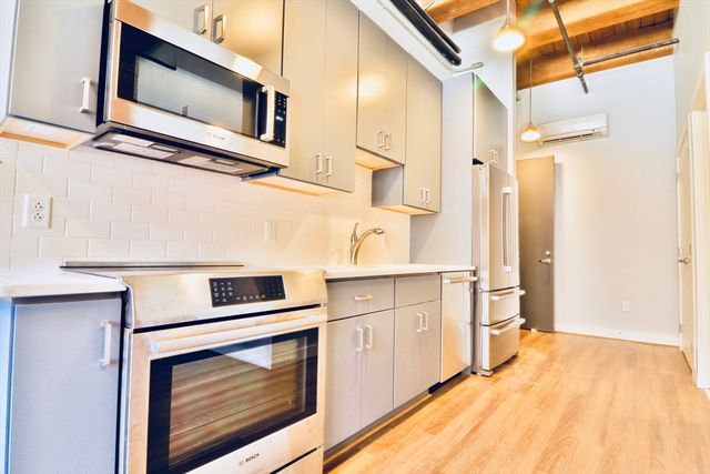 63 Melcher St 201, Boston, MA 02210